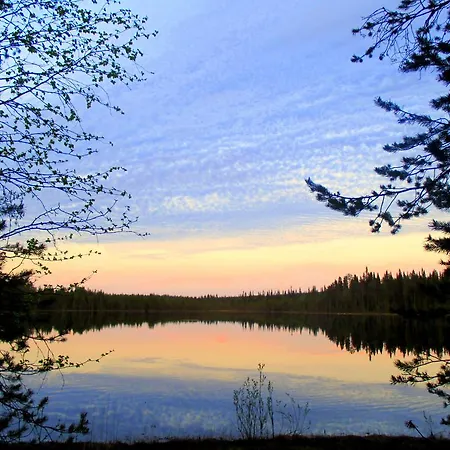 Auringonnousu شاليه